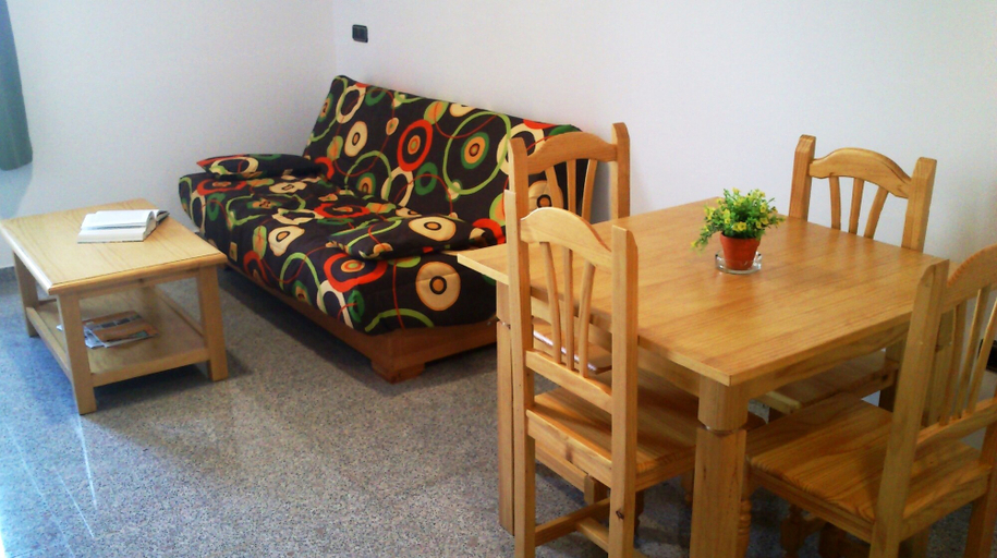 Others 5, Hotel Albanta, Sevilla