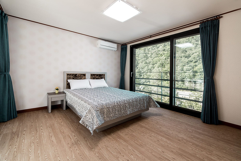 Bedroom 3, Yeoninsan Spring Resort, Gapyeong