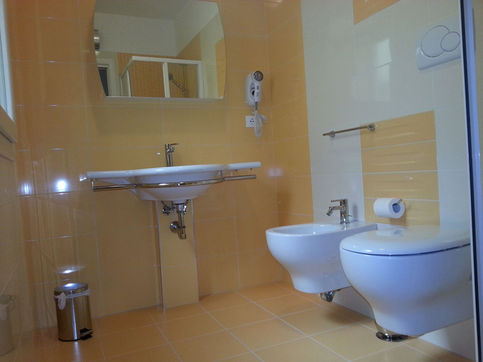 Bathroom 5, BB Il Quadrifoglio, Brindisi