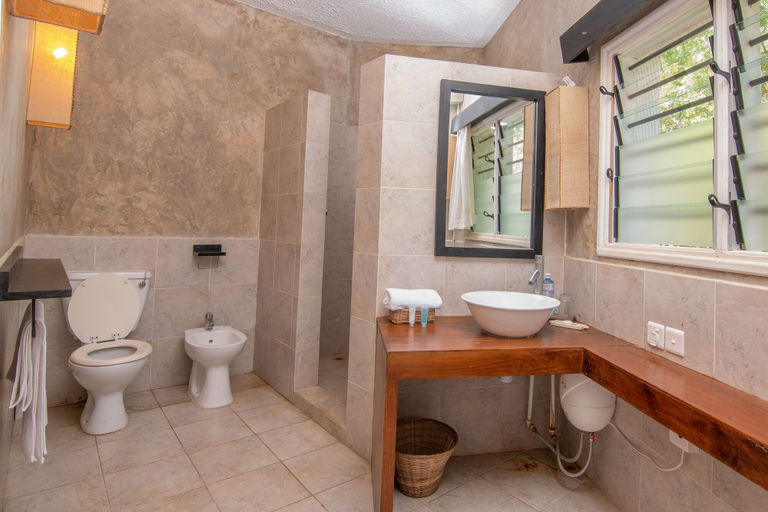 Bathroom 3, The Lawford Kenya, Malindi
