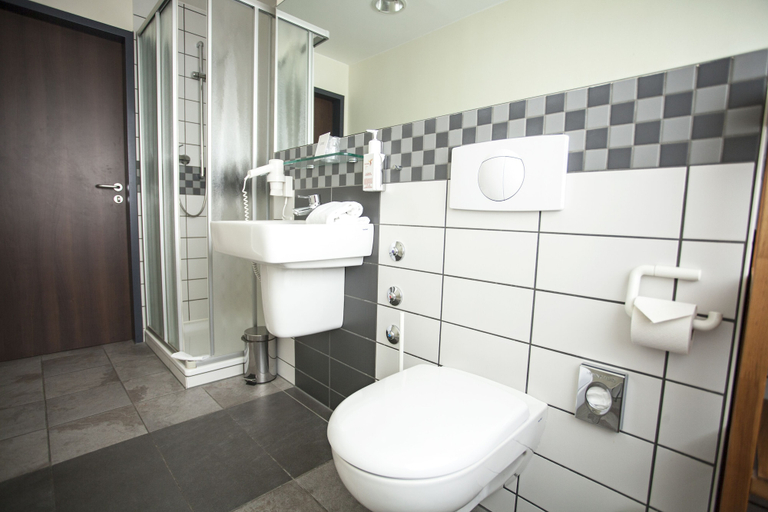 Bathroom 5, PHÖNIX Hotel, Oberbergischer Kreis