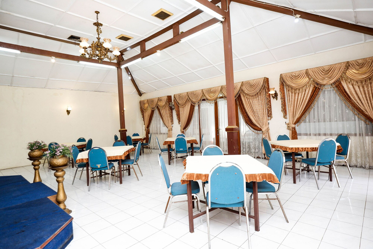 Food & Drinks 5, Super OYO Capital O 1644 Hotel Griya Kencana, Solo