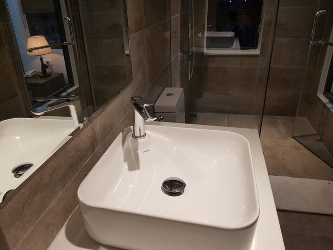 Bathroom 4, Mango Mango Hotel & Apartment, Da Nang