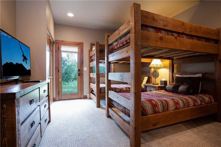 Bedroom 3, Churchill Lodge North, Routt