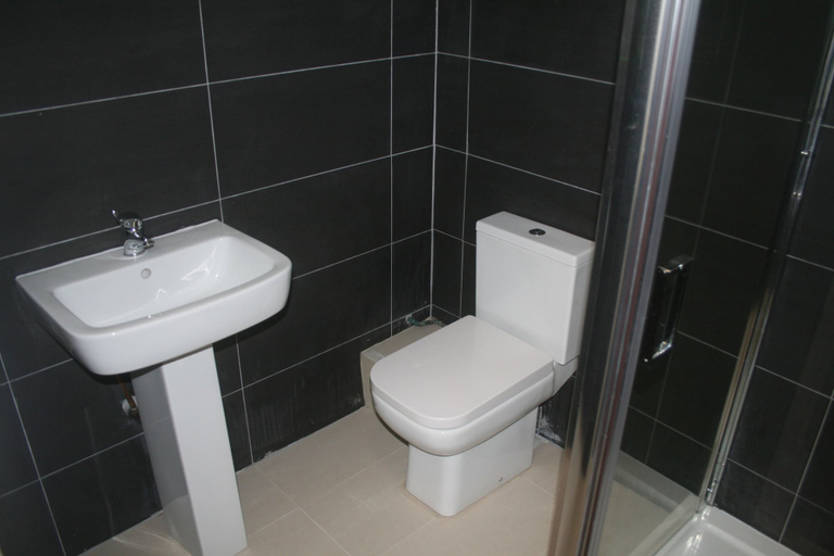 Bathroom 4, Spring Bank ApartHotel, Lancashire