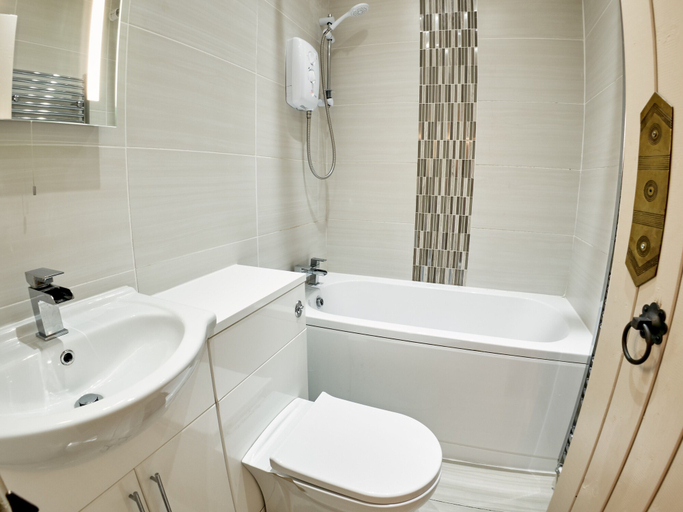 Bathroom, Tower View Belthorn, Blackburn with Darwen