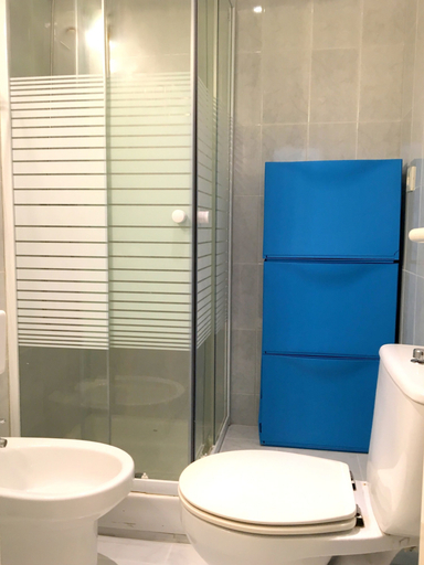 Bathroom 4, Apartments Soleil Plage 1, Girona