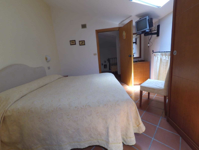 Bedroom 4, Caterina House, Cosenza