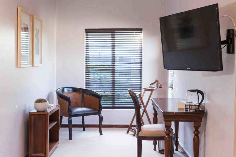 Others 5, The Studio Guest House, Gaborone