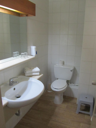 Bathroom 5, Topaz Hotel, Saint Paul's Bay