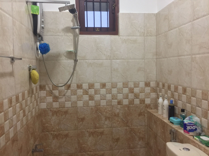 Bathroom 3, Natures Lodge-Galle, Galle Four Gravets