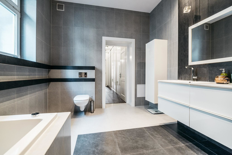 Bathroom 4, Szewska 7 Apartments, Kraków City
