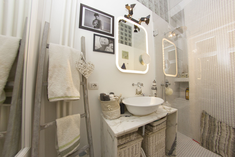 Bathroom 3, Be Apartments Uberti, Milano
