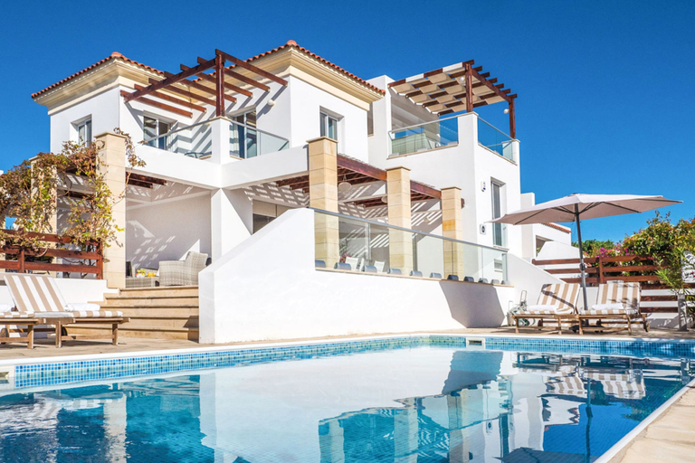 Sport & Beauty 4, Villa Porto