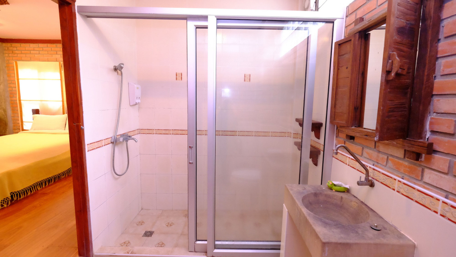 Bathroom 4, Chuanthanapanya Resort, Sawang Daen Din