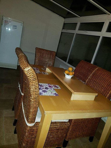 Others 5, Queen Guest house, Medway