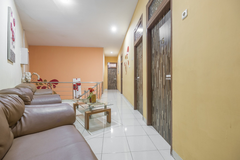 Bedroom 2, OYO 500 Nilam Guesthouse, Makassar