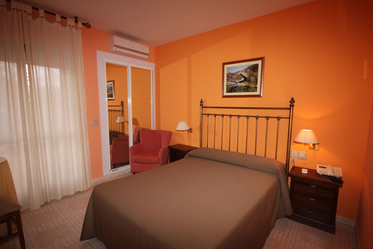 Bedroom 3, Hotel El Puente, Cáceres