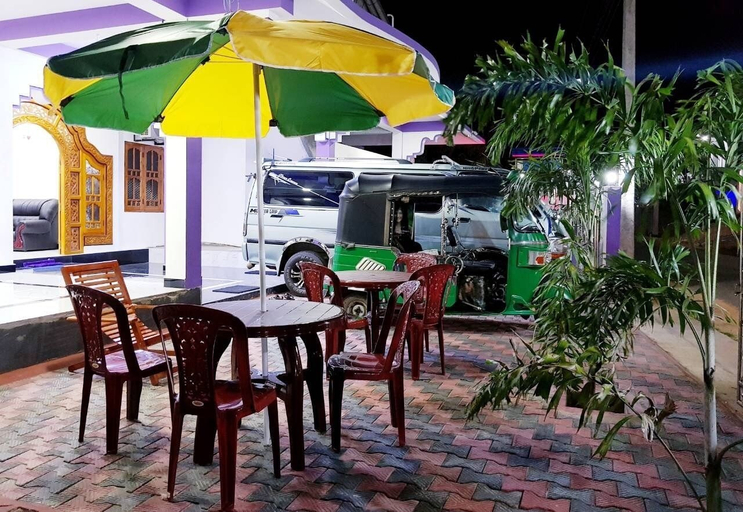 Food & Drinks 3, SNP Star Guesthouse, Trincomalee Town and Gravets
