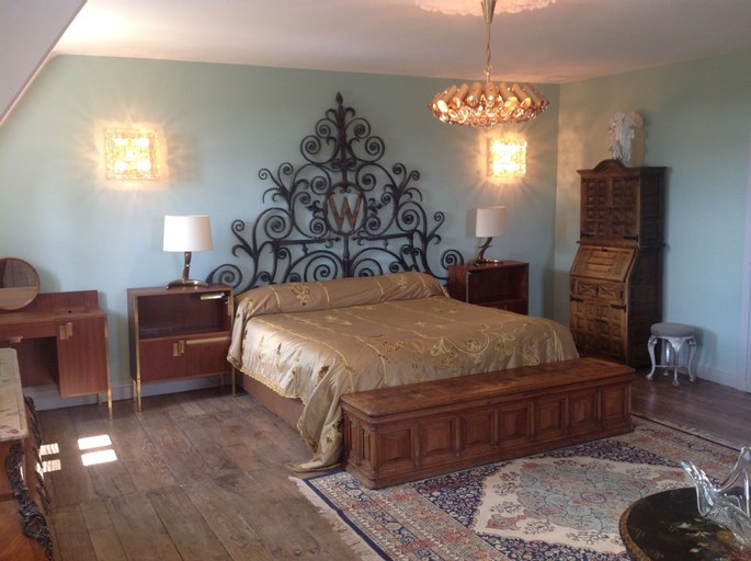 Bedroom 4, Château De La Goujonnerie, Vendée