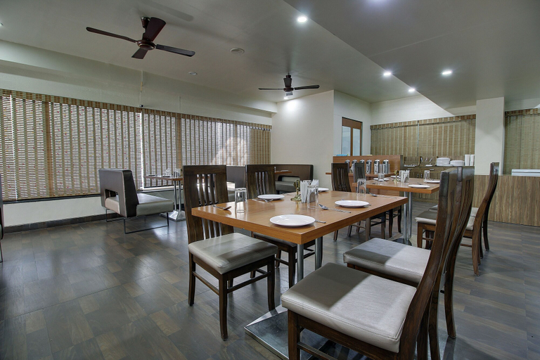 Food & Drinks 5, Hotel Sai Miracle, Ahmadnagar