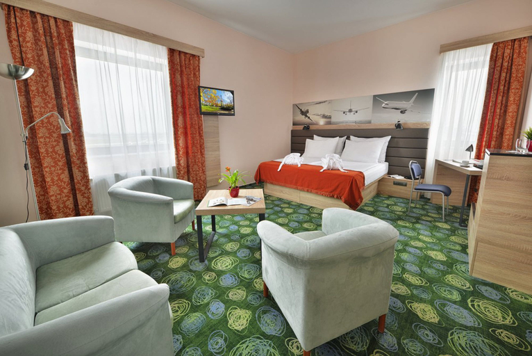 Bedroom 3, Ramada by Wyndham Airport Prague, Praha 6