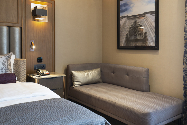 Bedroom 4, Almira Hotel Thermal Spa & Convention Center, Yıldırım