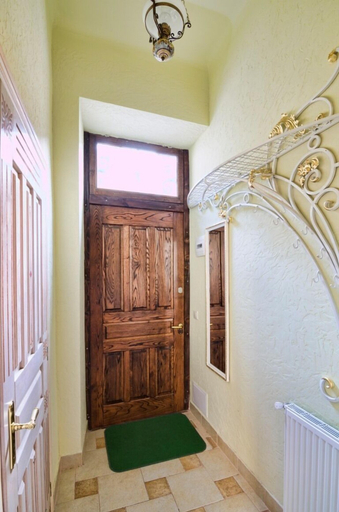 Others 5, Apartment Valovaya 21b, L'vivs'ka
