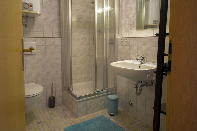 Bathroom 4, Das Nest am Wohrenberg, Bodenseekreis