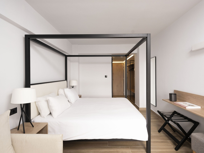 Bedroom 4, Hersonissos Palace - All Inclusive, Crete