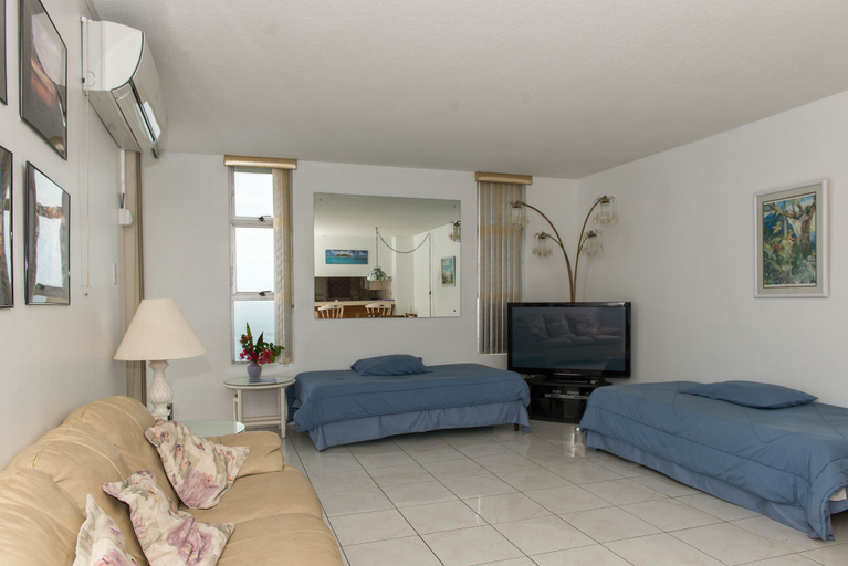 Bedroom 3, Coral Reef Beach Suite At Montego Bay Club Resort