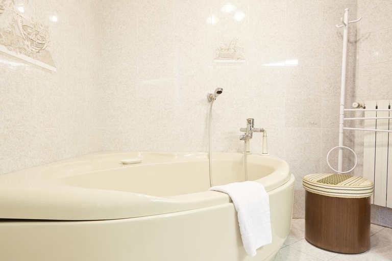 Bathroom 2, Flaminio & Popolo Large Apartment, Rome