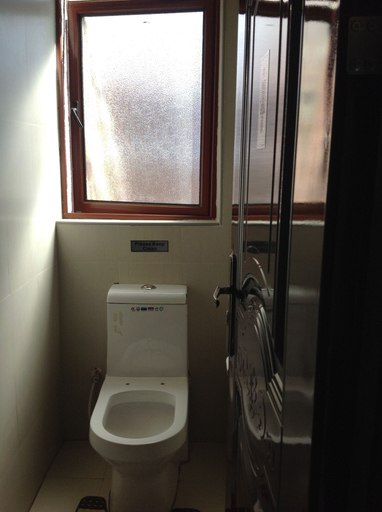 Bathroom 5, First City Lodge, Kalomo