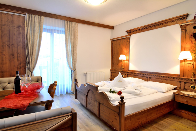 Bedroom 2, Garni Wildbach, Bolzano