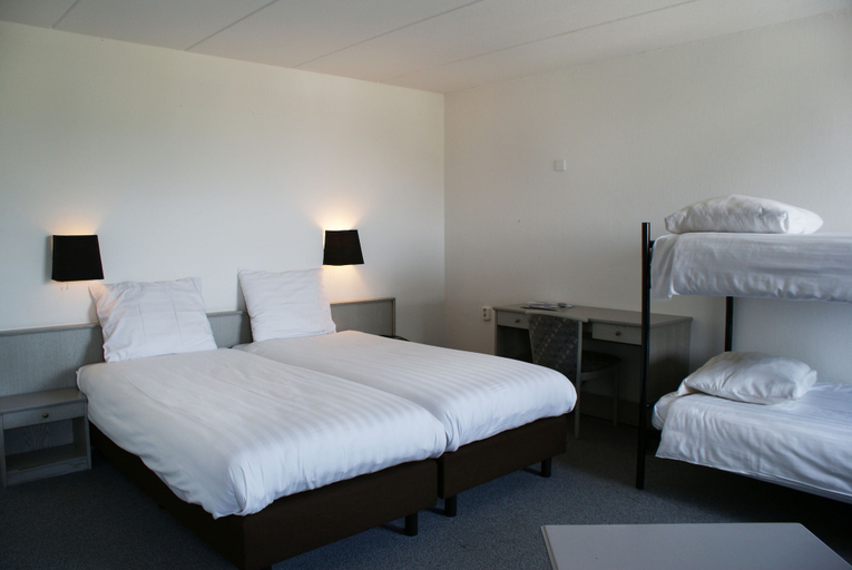 Bedroom 2, Fletcher Hotel Nieuwvliet Bad, Sluis