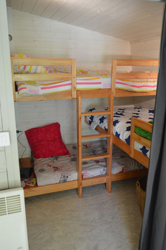 Bedroom 4, Camping Le Petit Lion - Lodges Bois, Dordogne