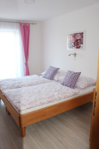 Bedroom 3, Ferienwohnung by Josef Lanzinger, Hallein