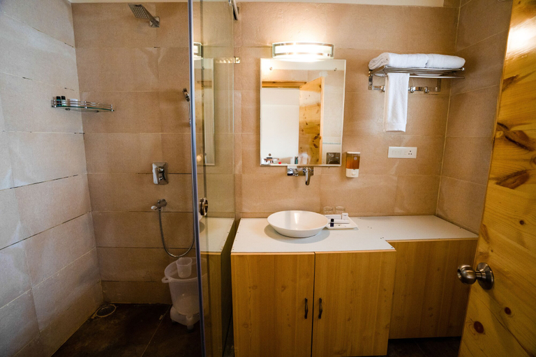 Bathroom 3, The Alpine Chalet Resort, Nainital