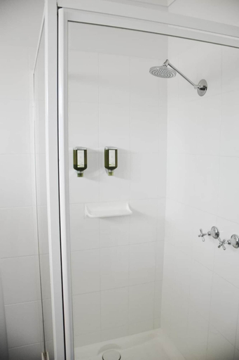 Bathroom 3, Eight Spence, Warrnambool