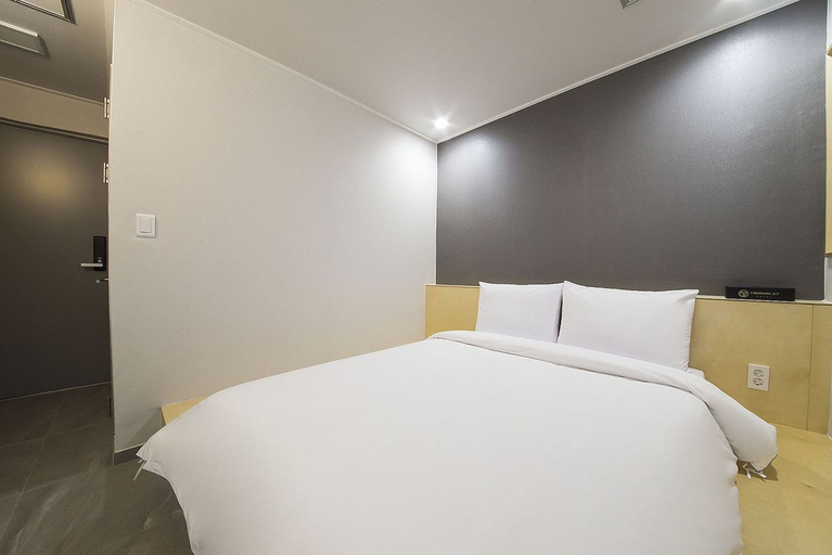 Bedroom 3, Hannam 67, Yongsan