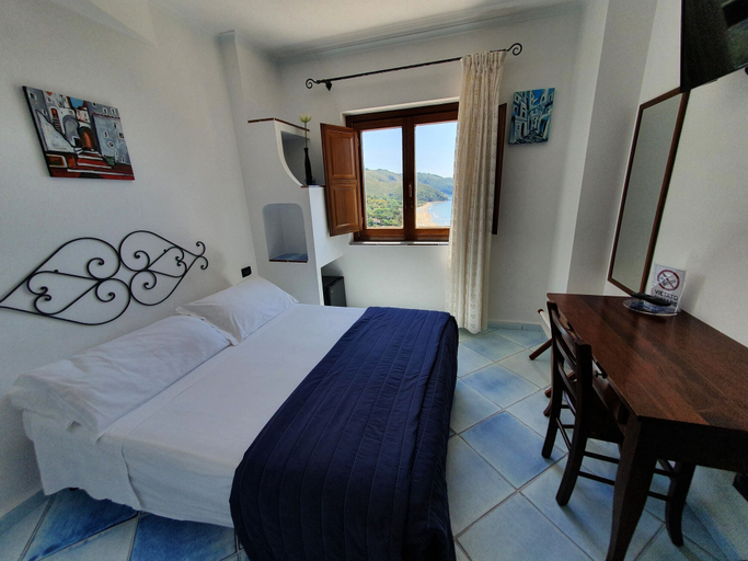 Bedroom 4, Hotel Corallo, Latina