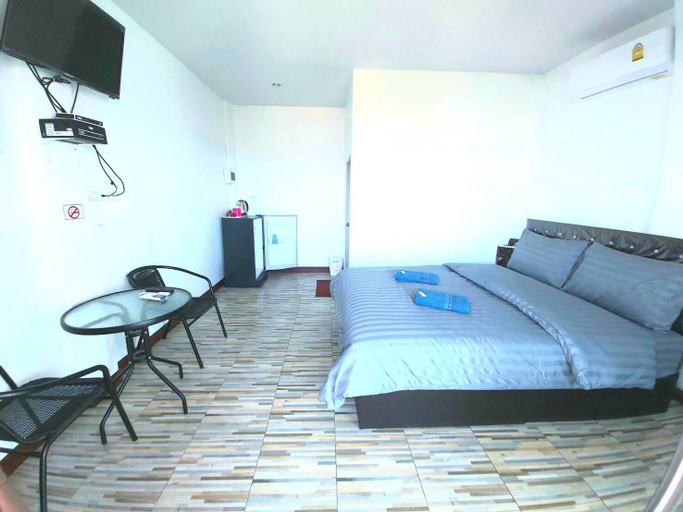 Bedroom 2, Neutron Bungalow, Koh Si Chang