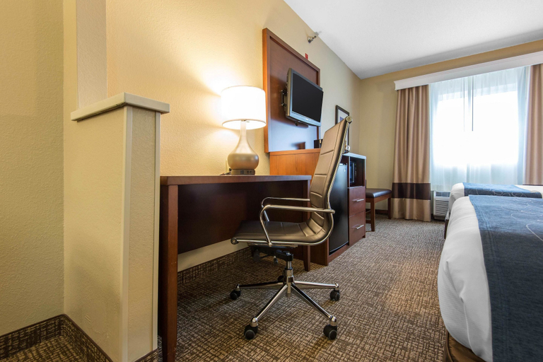Bedroom 4, Comfort Suites Rochester Henrietta University Area, Monroe