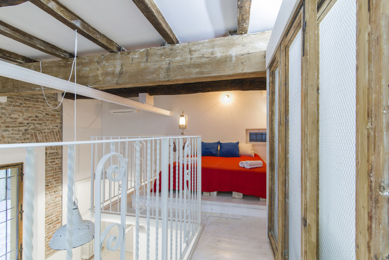 Bedroom 3, University Loft Apartment, Bologna