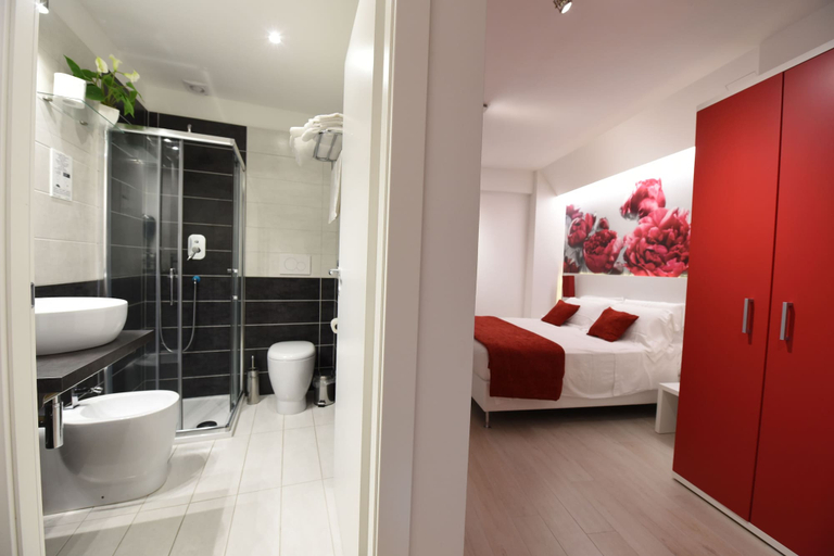 Bathroom 5, Duca's House, Rome