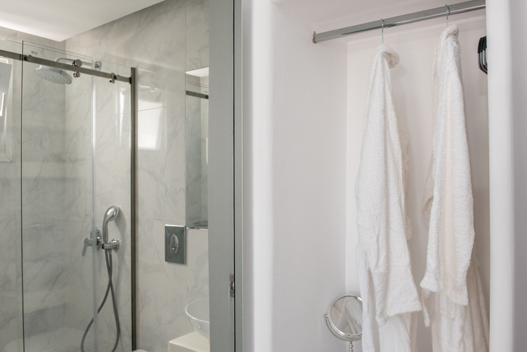 Bathroom 4, Cyclades, South Aegean