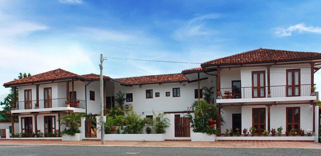 Exterior & Views