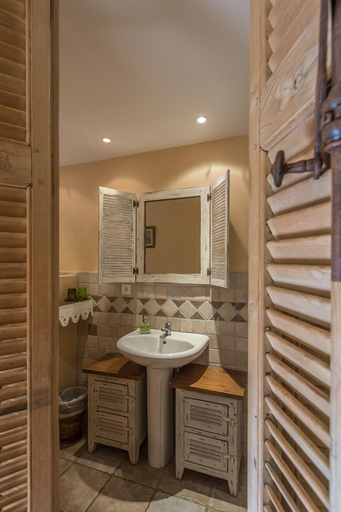 Bathroom 5, Mas de Foncaudette, Vaucluse