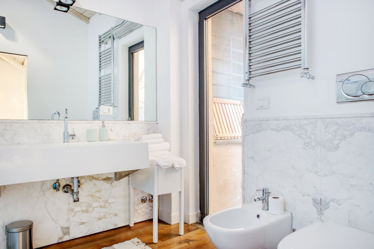 Bathroom 4, Via della Scala Apartment, Rome