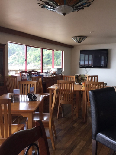 Food & Drinks 5, The Lodge At Te Rawa - Boat Access Only, Marlborough
